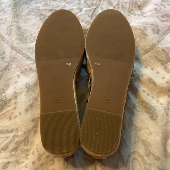 INC Caleyy 6 Black Gold Espadrilles Slip Ons 8.5 - Picture 7 of 7